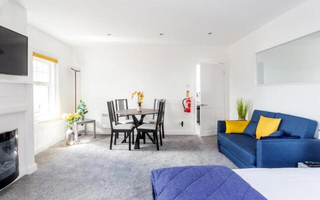 Beach View Luxury Apartment
