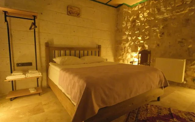 Euphoria Cave House