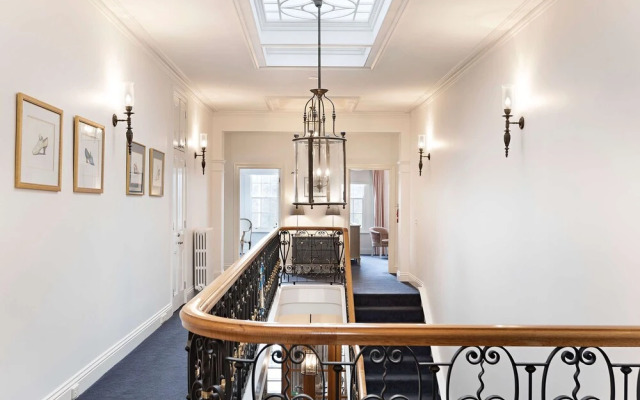 Oscars Waterfront Boutique