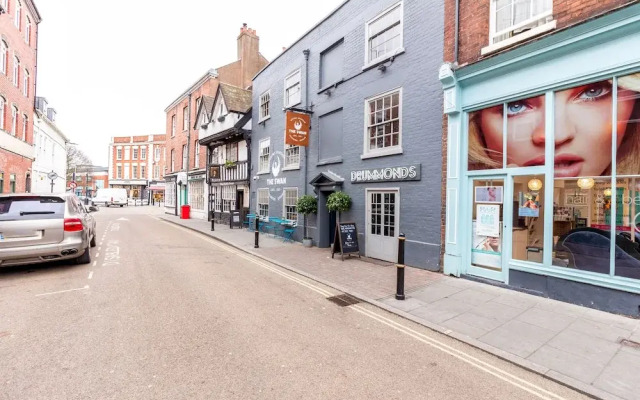 Worcester City Centre 1 Bed Apartment