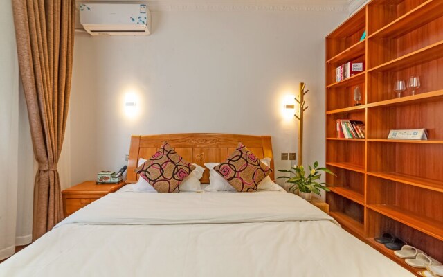 Dali BOOK INN