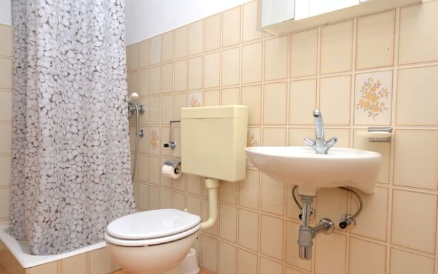 Apartments and Rooms Gordana