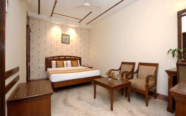 OYO 808 Hotel Alora
