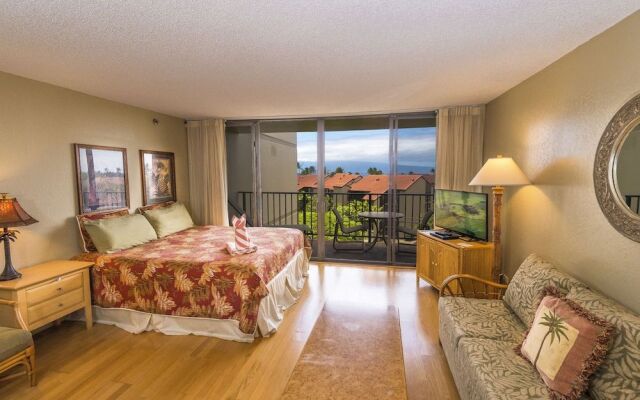Kaanapali Shores Studio 642 Studio Bedroom Condo by RedAwning