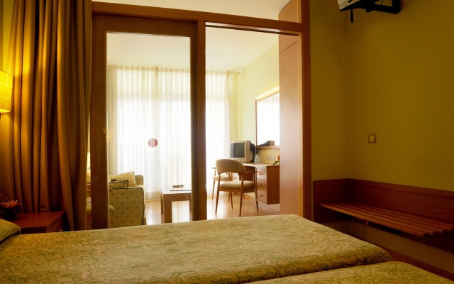 Evenia Olympic Suites