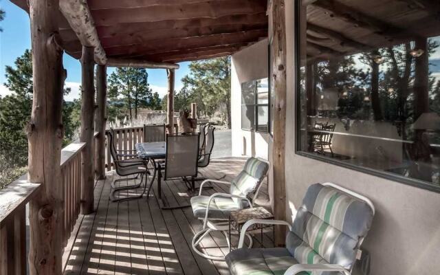 White Mountain Paradise - Four Bedroom Cabin