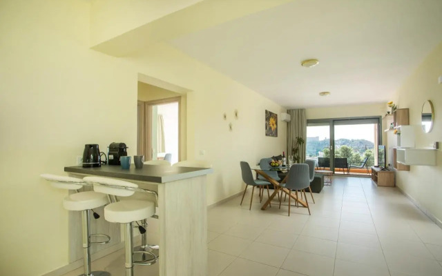 Eden Sunflower - Luxurious Apartment with Sea View