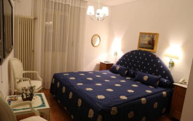 Hotel Corona