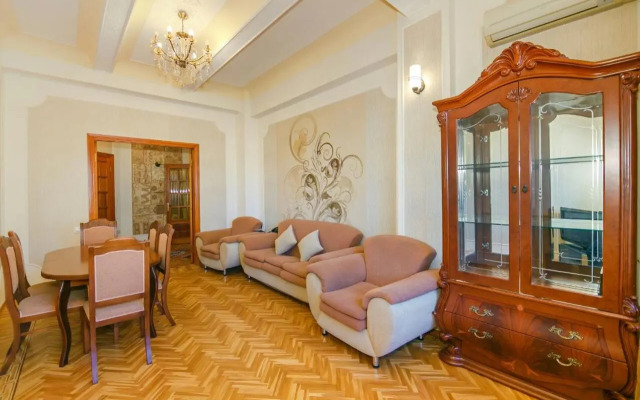Zarifa Aliyeva Bedroom 1