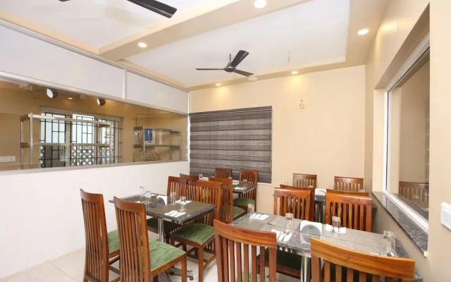 Hotel Ashvattha By OYO Rooms