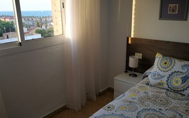 Apartamento con vista al mar en playa Malvarrosa