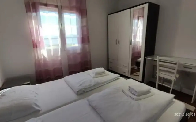 Neven - Economic Apartment Close to sea - A4 kat