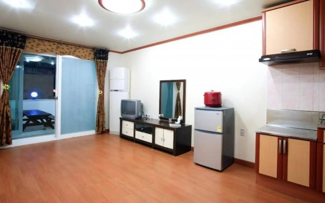 Hwaseong Pension Jebu Beach Condo