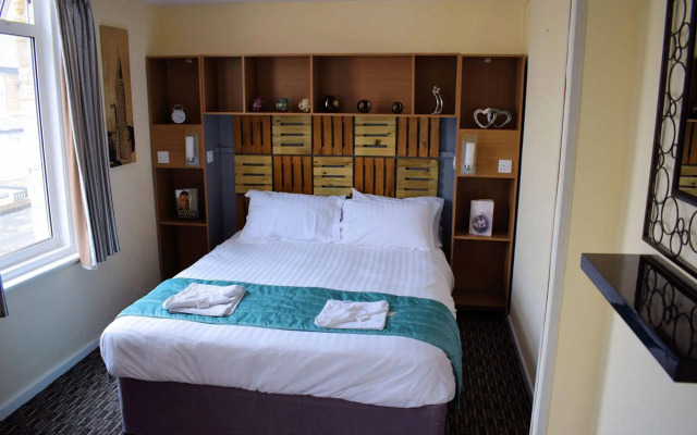 The Clarendon Showtel