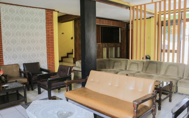 OYO 1710 Hotel Budi Famili 2 Syariah