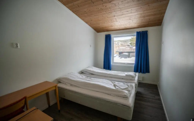 Dombåstun