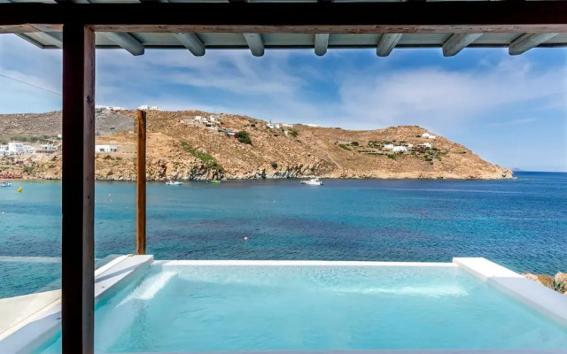 Etesians Suites & Villas