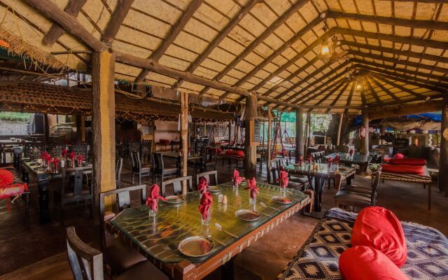 OYO 10382 Hotel Saffron Suites