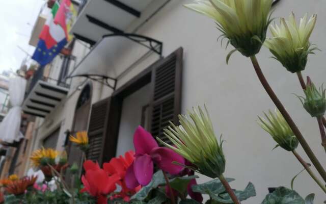 Opera Boutique Rooms