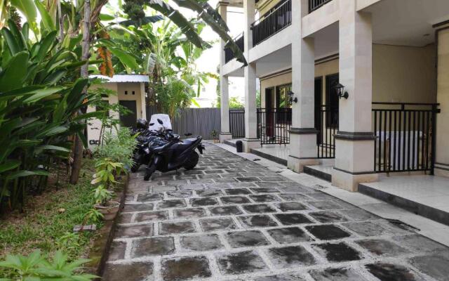 OYO 3732 Costa Kuta