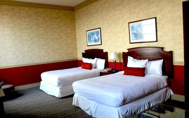 Roberts Riverwalk Urban Resort Hotel