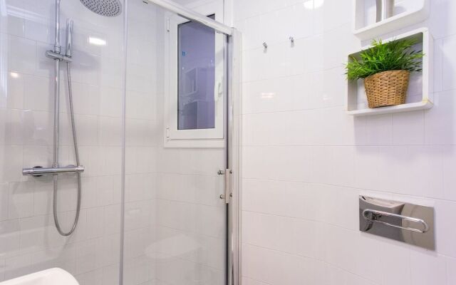 Beautiful Sagrada Familia Apartment