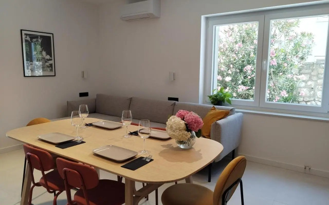 Guesthouse Porto 100m see, close Sandy beach, Pebble beach