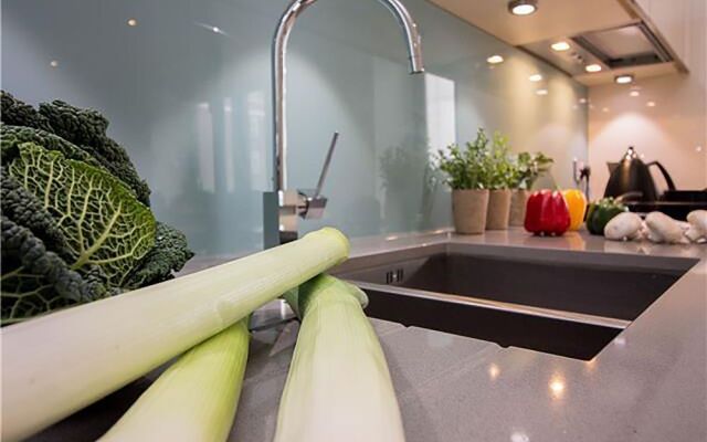 Diamond - Marsham City Apartment