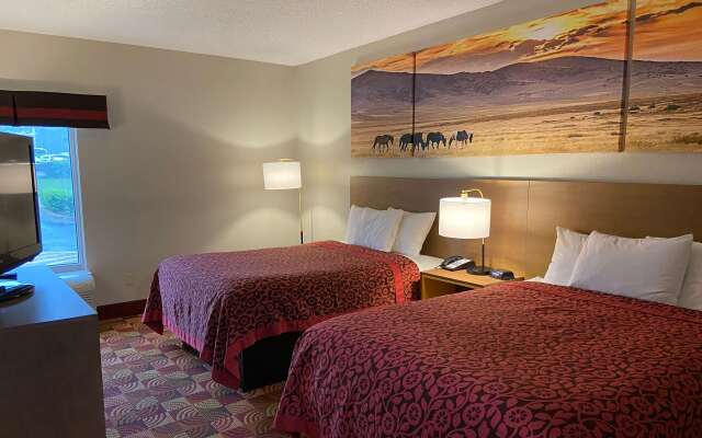 Days Inn & Suites by Wyndham Ridgeland