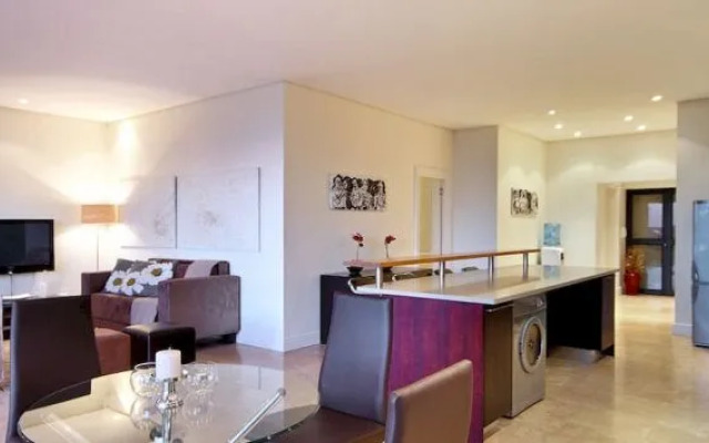 Medburn Views Penthouse