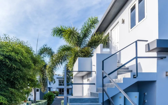 ?Luxurious Holiday-Home? Secured & Intimate Resort
