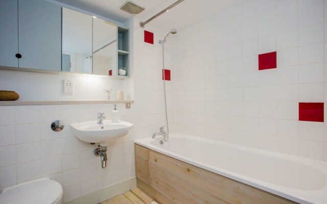 2 Bedroom Home in Hackney With Roof Terrace