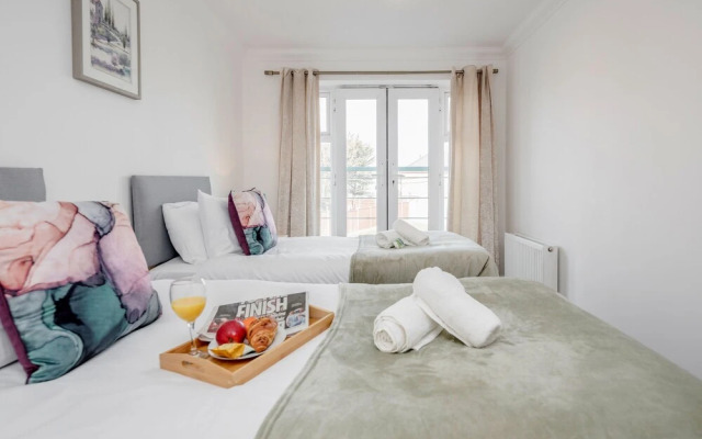 2br-sleeps4-parking-eastlondon