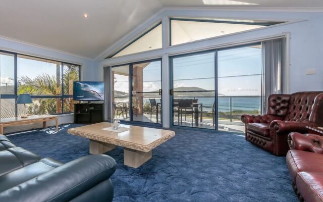 Tah Villa, 1/68 Marine Drive