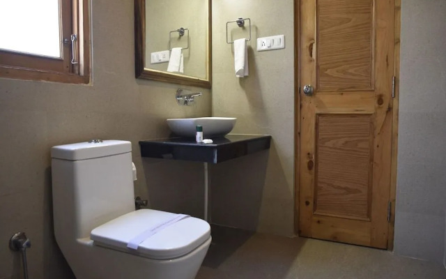OYO Rooms Apple Orchards Gadherni