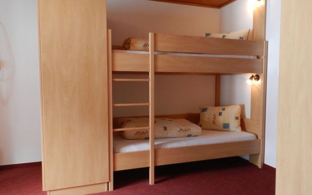 Hotel GARNI Mittenwald – Guest Rooms – Flums