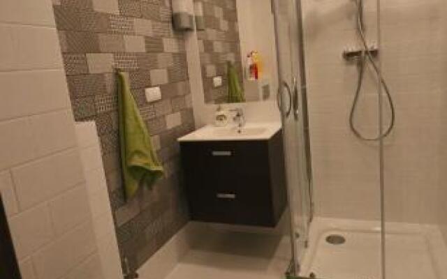 Apartment Mona Warsaw przy stacji metra