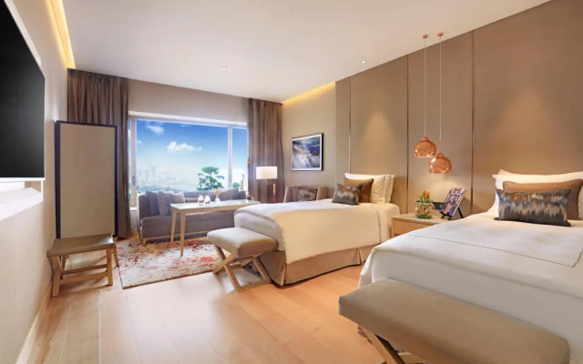 Taj Lands End