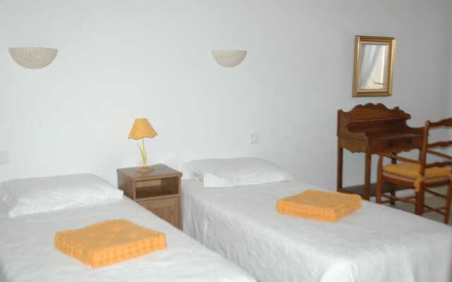 Inviting Villa in Saumane-de-vaucluse With Swimming Pool