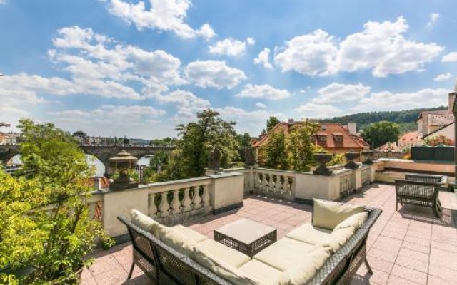 Residence Charles Bridge