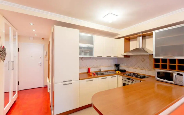 Leona & Borna Central Suites