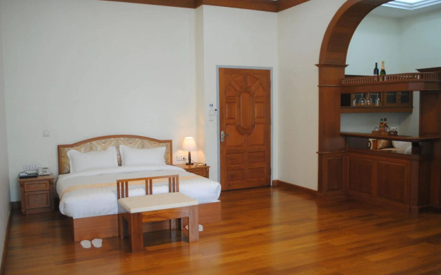 Myitkyina Plam Spring Resort Hotel