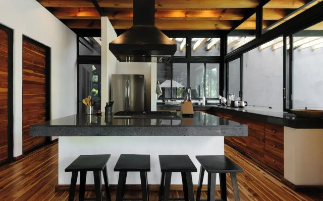 Casa Retiro With Pool and Garden