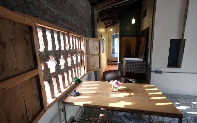 Yellow and Black Guesthouse