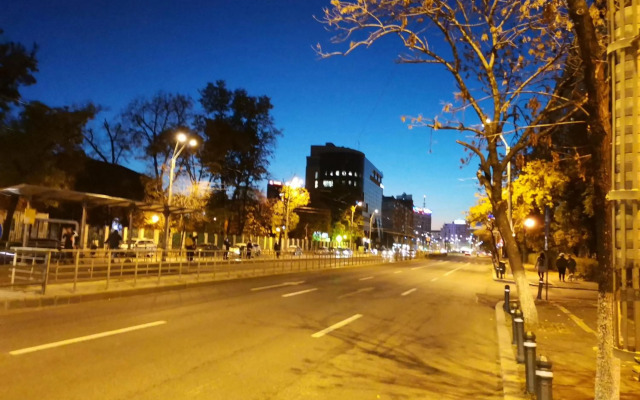 STUDIO Piata Victoriei (Victoriei Square)