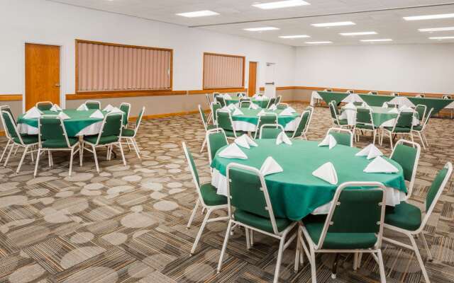 Super 8 by Wyndham Stevensville/St. Joseph