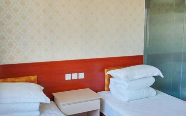 Xinglong Jiahong Inn