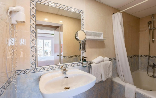 The Red Hotel by Ibiza Feeling - Adults only