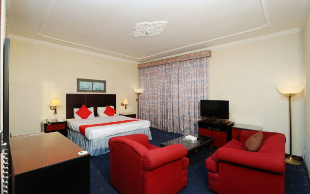 OYO 112 Semiramis Hotel