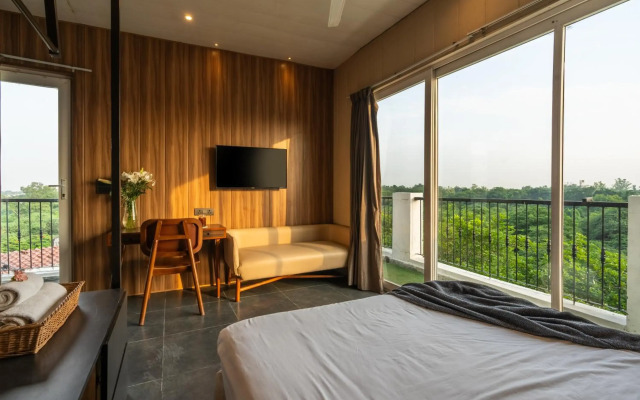 LetsBunk Poshtel & Suites